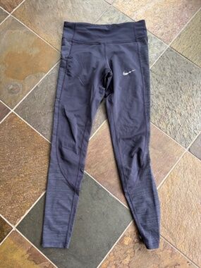 Nike Womens Dri Fit Thermal Athletic Running Leggings Dusty Purple Small